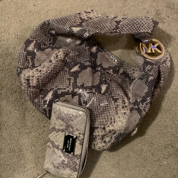 Michael Kors Multi grey snakeskin handbag with matching wallet. - Picture 1 of 1